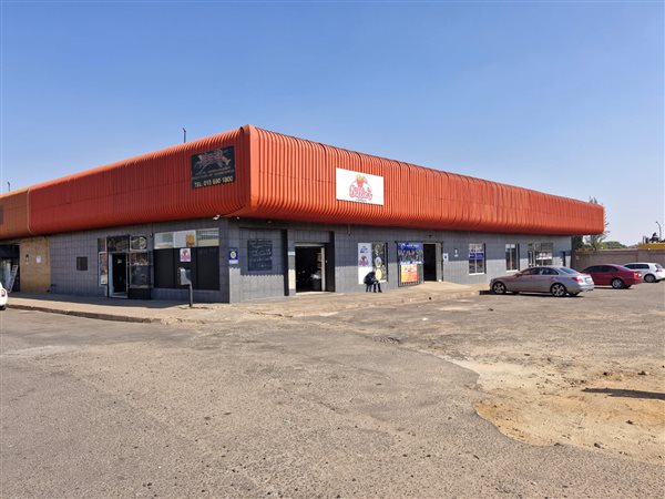 530  m² Commercial space