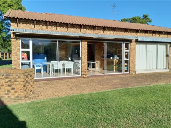 2 Bed Townhouse in Vaal Marina