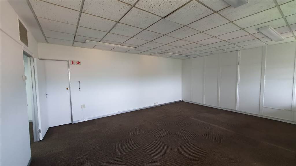 95  m² Commercial space in Lynnwood photo number 10