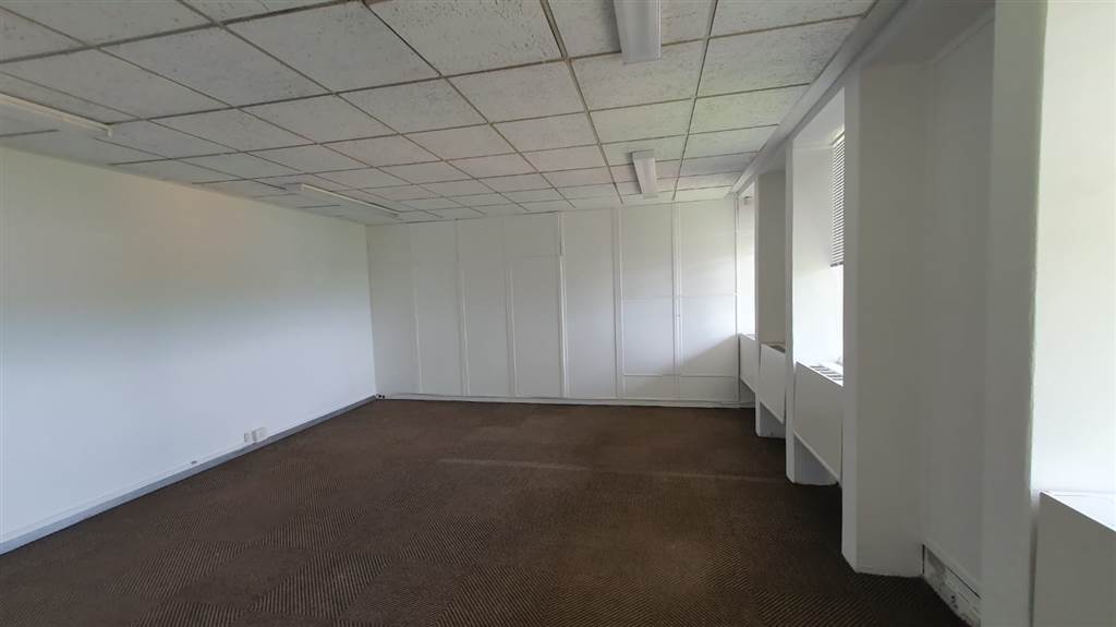 95  m² Commercial space in Lynnwood photo number 7