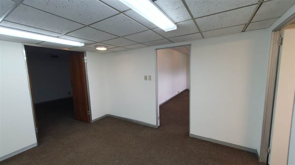 95  m² Commercial space in Lynnwood photo number 8