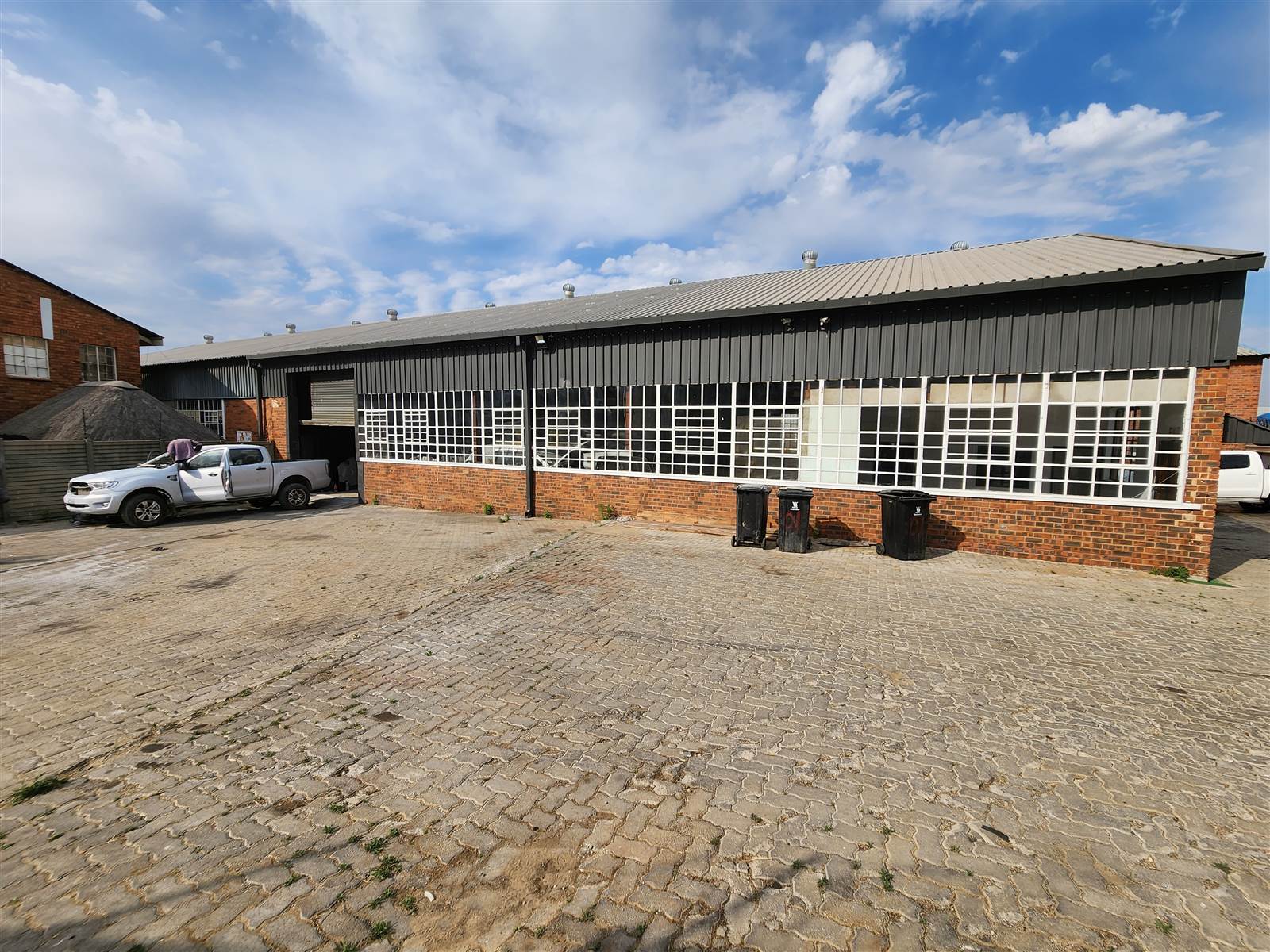 2344  m² Industrial space in Sebenza photo number 5