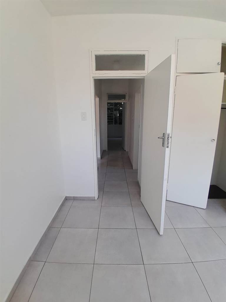 2 Bed Flat in Alberton photo number 7
