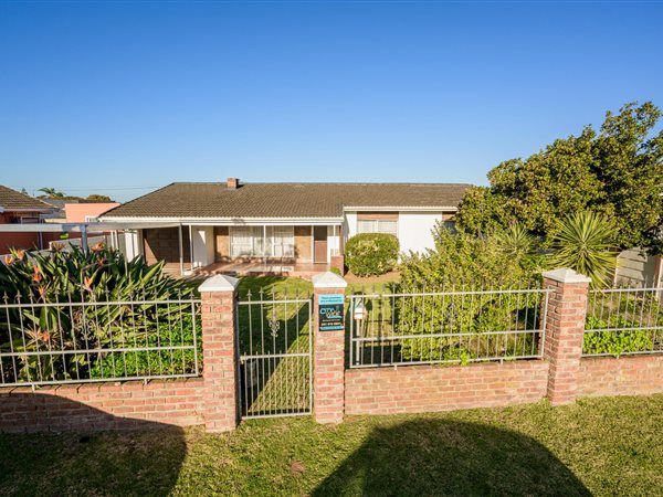 3 Bedroom House 3 Bedroom House