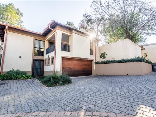 3 Bedroom Townhouse 3 Bedroom Townhouse
