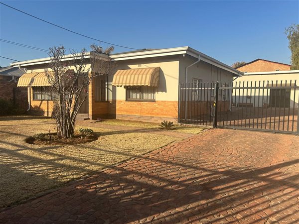 3 Bedroom House 3 Bedroom House