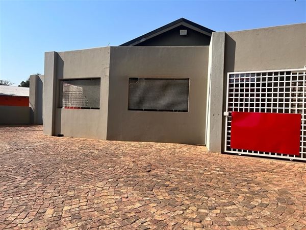 400  m² Commercial space in Rustenburg Central