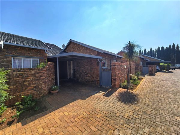 2 Bedroom Townhouse 2 Bedroom Townhouse