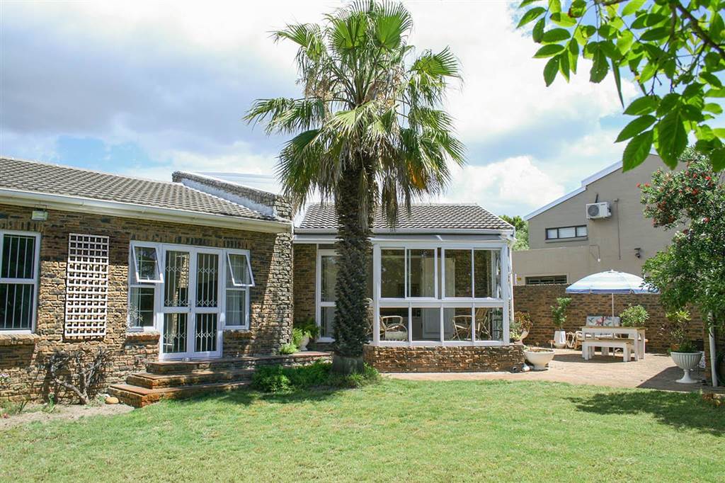 3 Bed House in Milnerton Ridge photo number 29