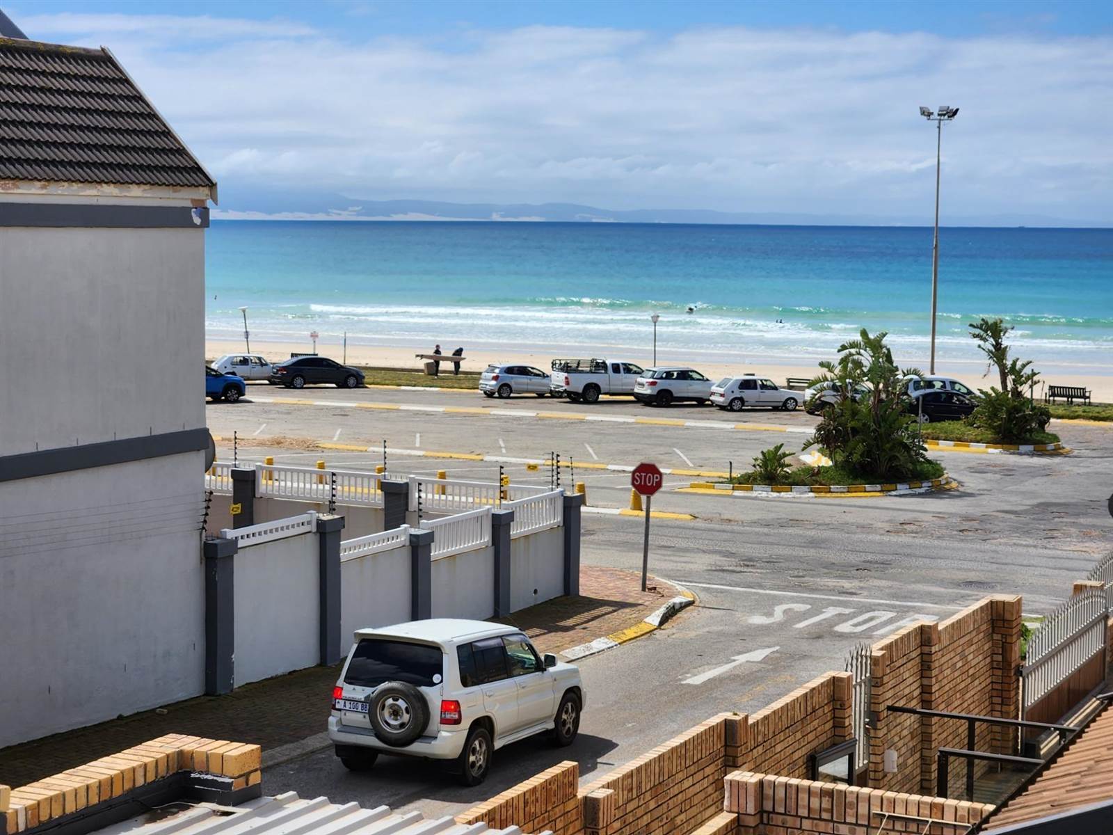 3 Bed Apartment in Jeffreys Bay photo number 1