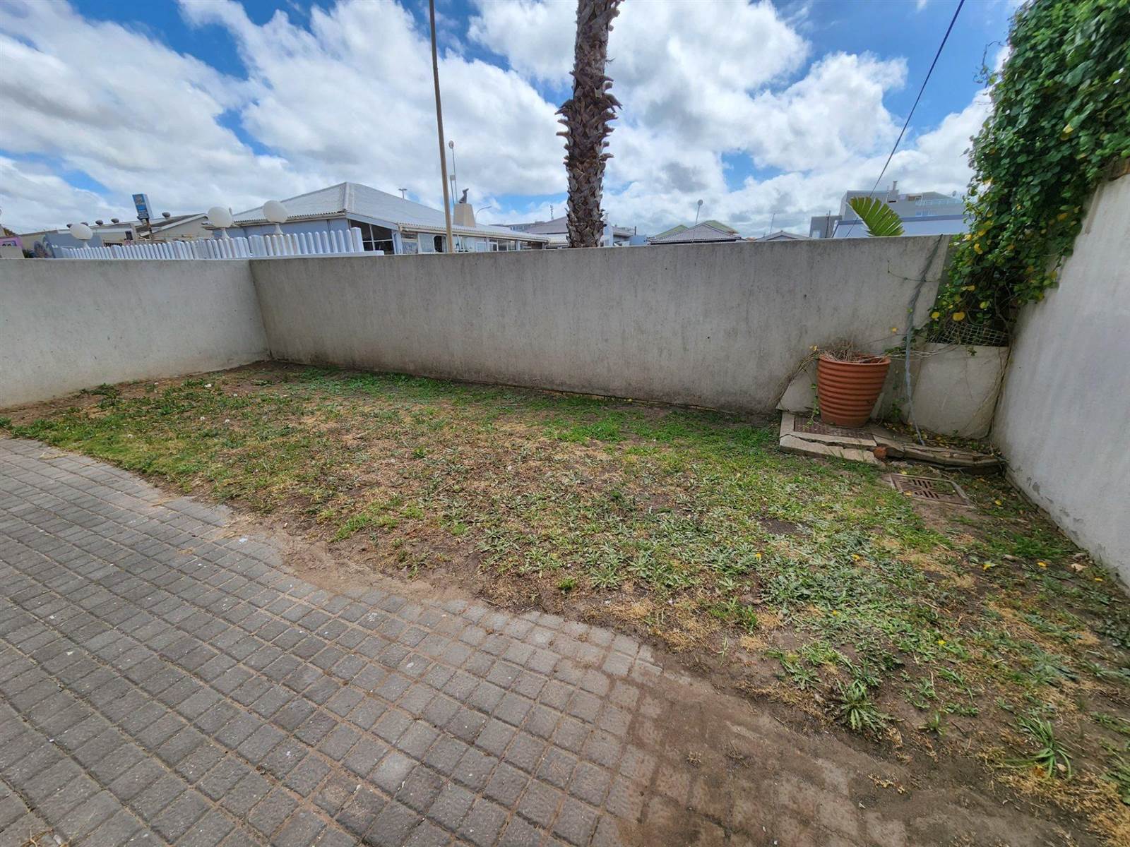 3 Bed Apartment in Jeffreys Bay photo number 28