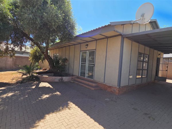 2 Bedroom Flat 2 Bedroom Flat