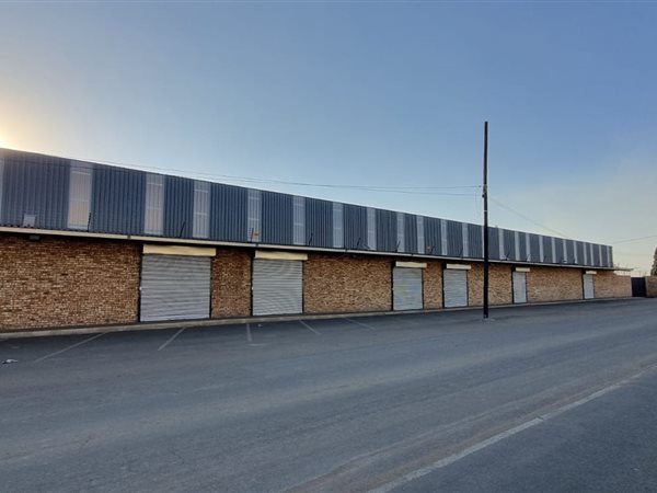 137  m² Commercial space
