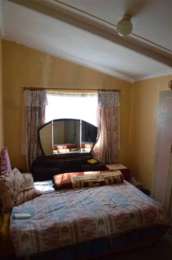 3 Bed House in Ezibeleni photo number 17