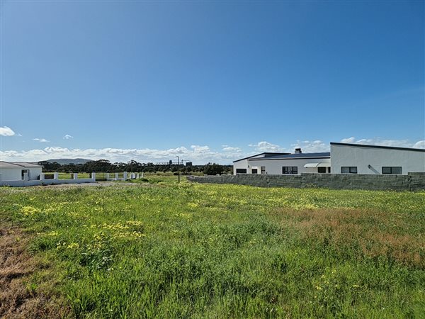 935 m² Land