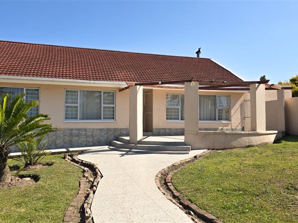 3 Bedroom House 3 Bedroom House