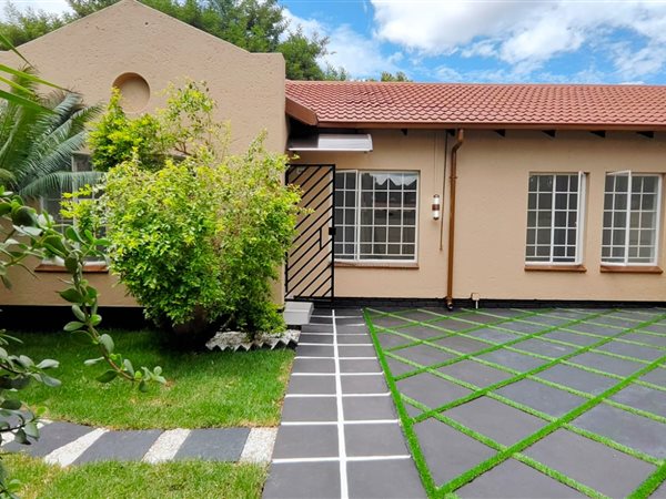 2 Bedroom Townhouse 2 Bedroom Townhouse