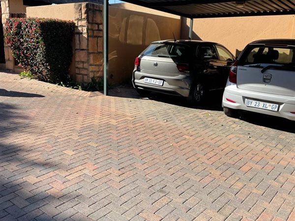 1 Bed Apartment in Douglasdale