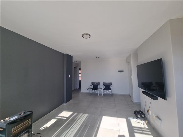 3 Bed Apartment in Lombardy Estate