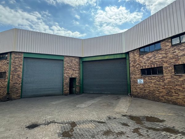 700  m² Industrial space