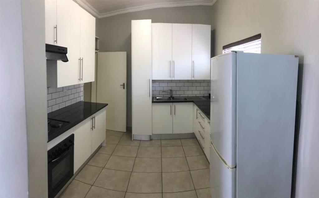 2 Bed Flat in Wierda Park Ext 1 photo number 21