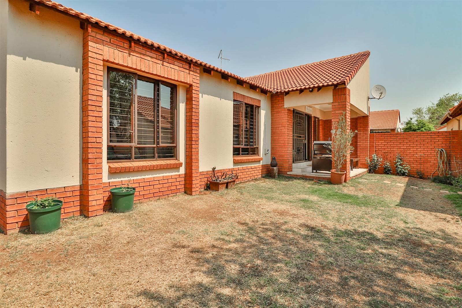 3 Bed House in Rietvlei Heights Country Estate photo number 1