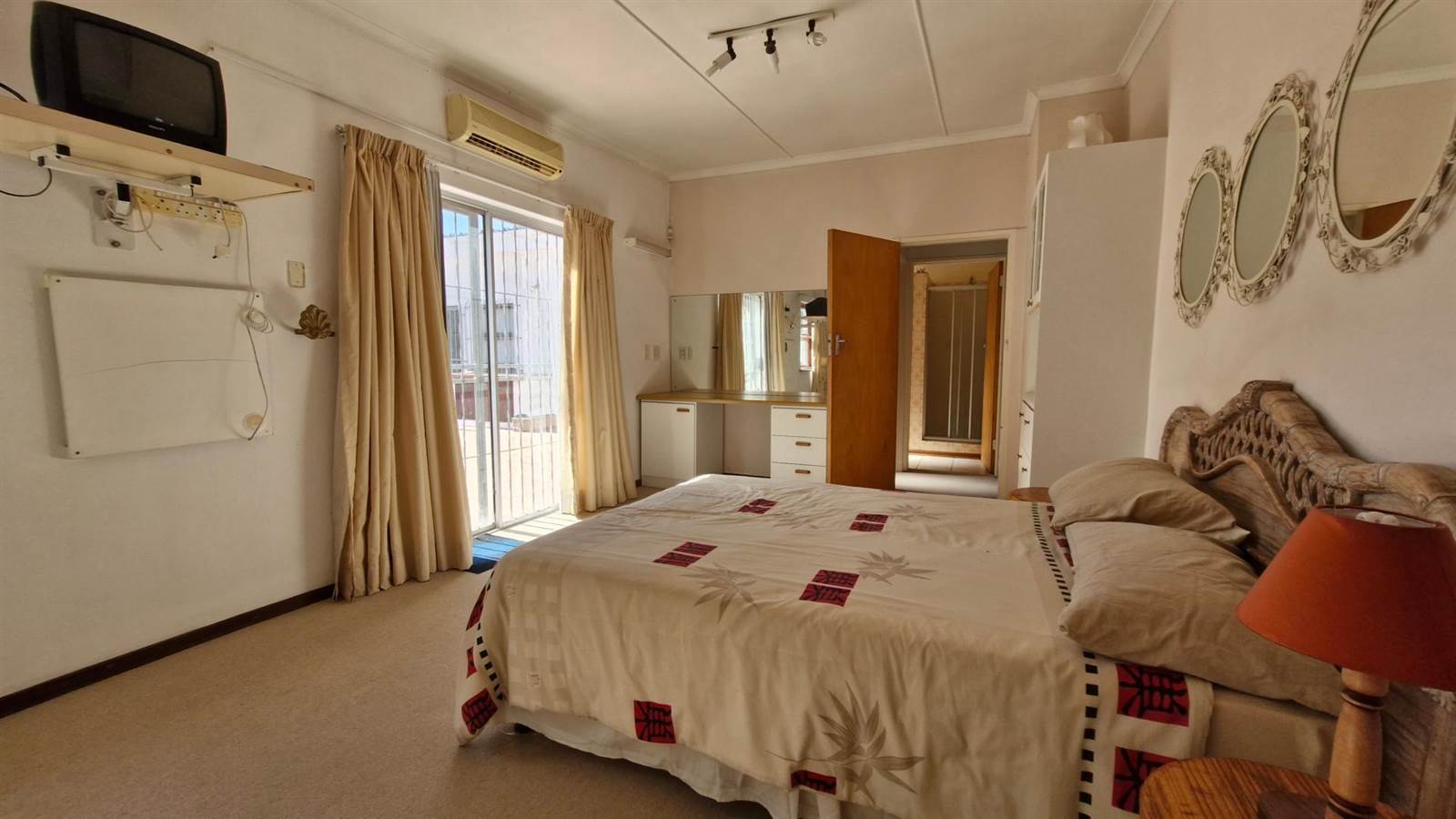 3 Bed House in Lamberts Bay photo number 18