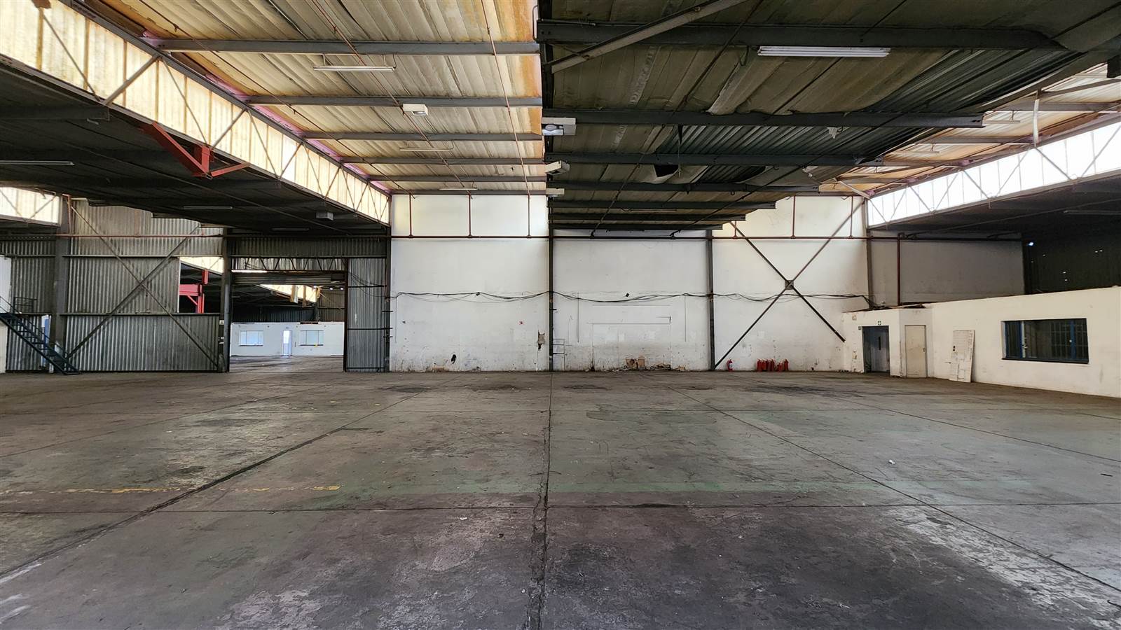 1300  m² Industrial space in Spartan photo number 5