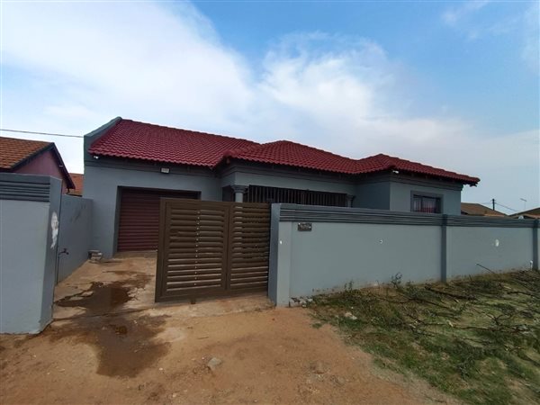 3 Bedroom House 3 Bedroom House