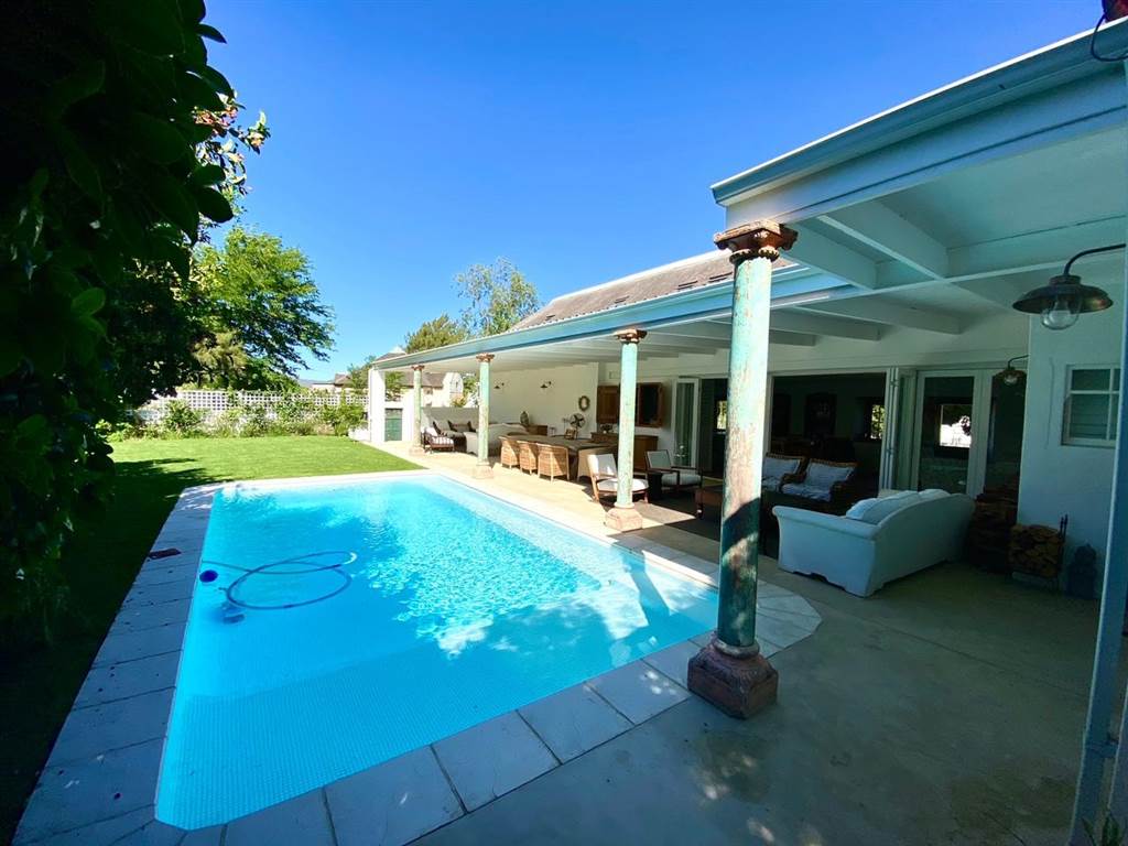 6 Bed House in Tulbagh photo number 5