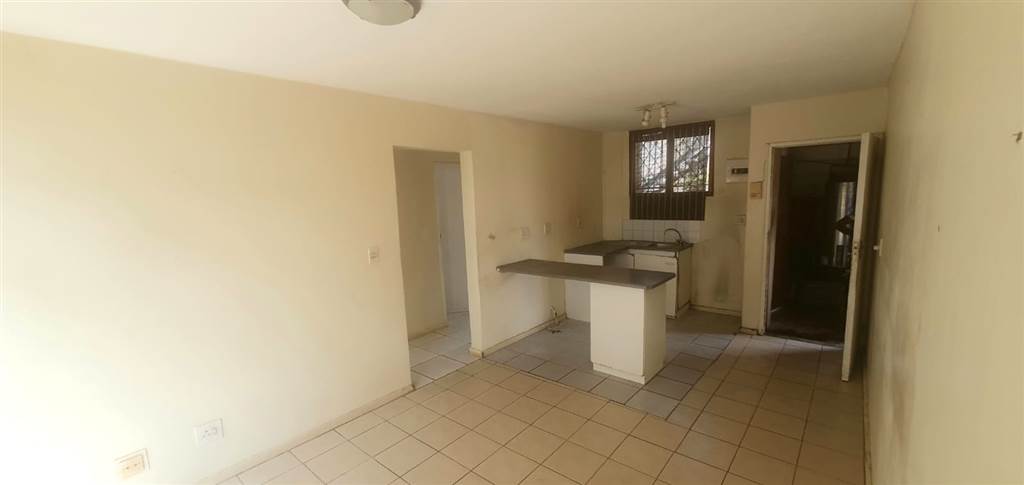 2 Bed Apartment in Bellair photo number 4