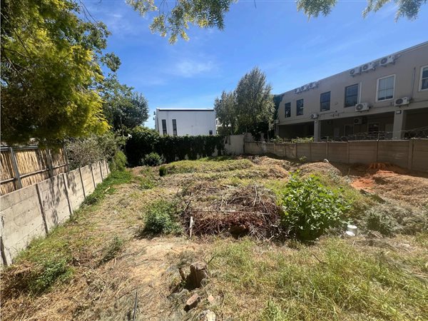 450 m² Land available in Franschhoek