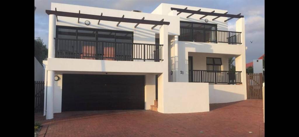 5 Bed House in Bloubergstrand photo number 1
