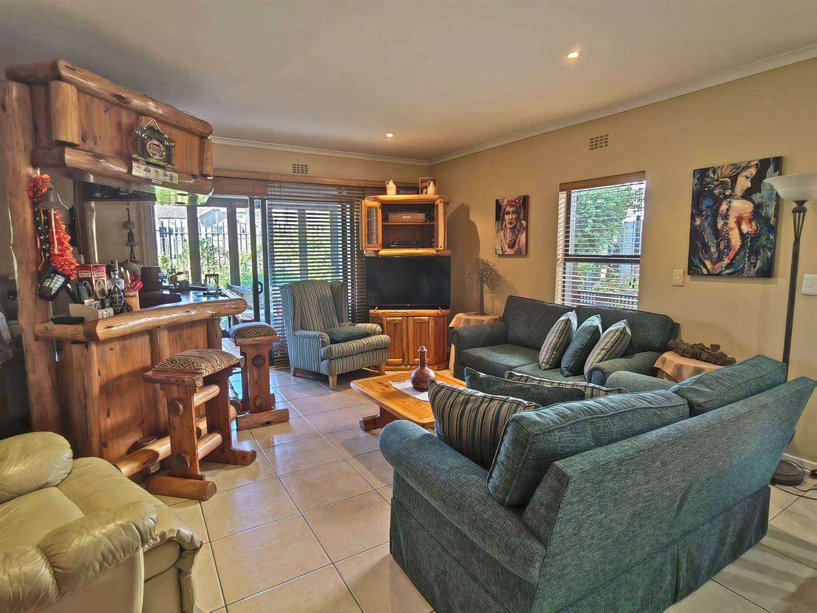 3 Bed House in Plattekloof photo number 4