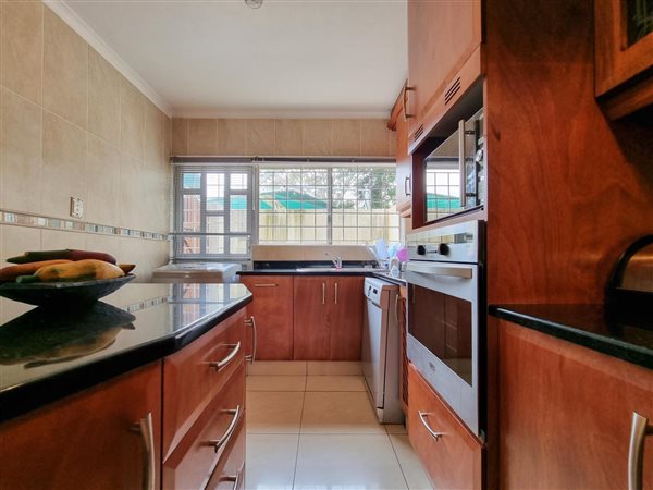 3 Bed Townhouse in Dawncrest