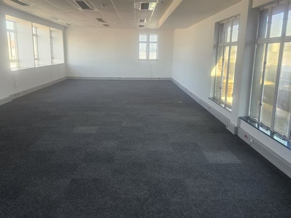 135  m² Office Space