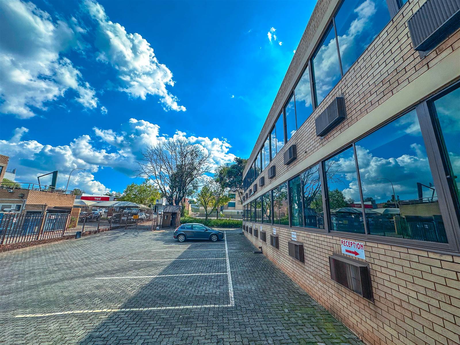 1716  m² Commercial space in Fairland photo number 4