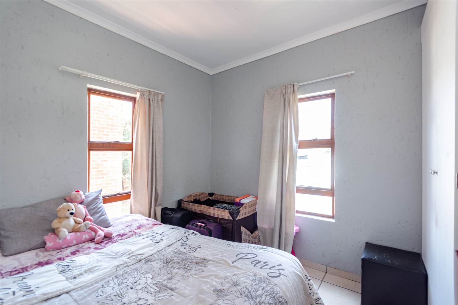 3 Bed Apartment in Ruimsig photo number 11