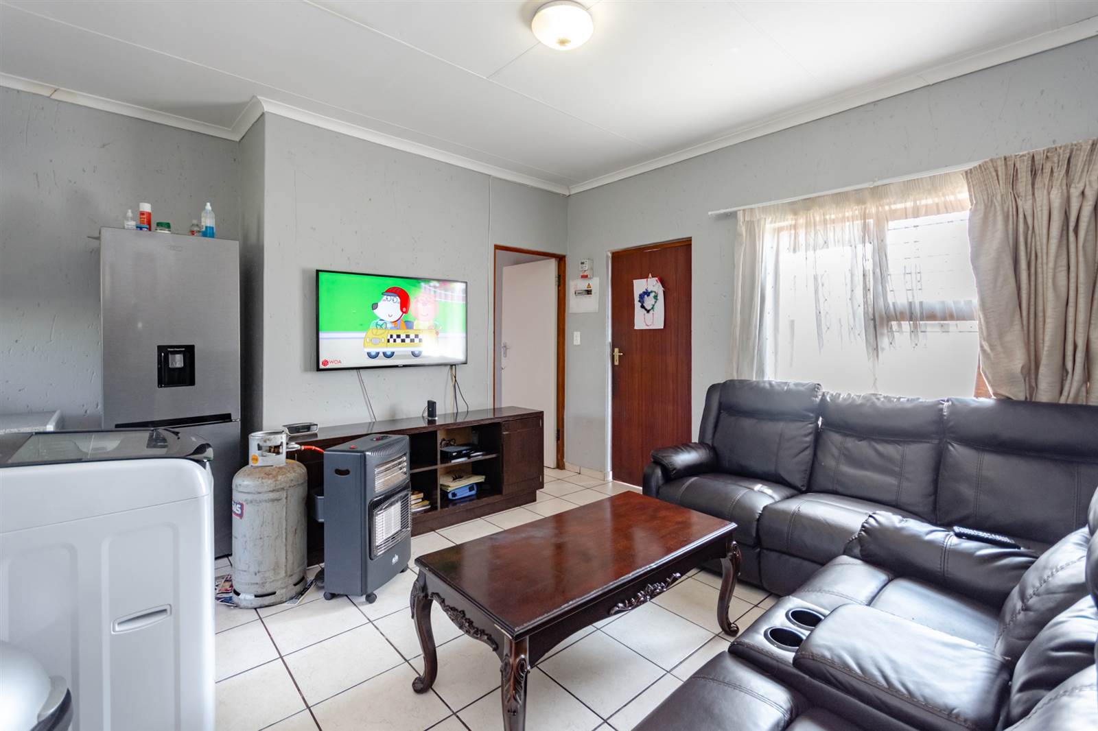 3 Bed Apartment in Ruimsig photo number 4