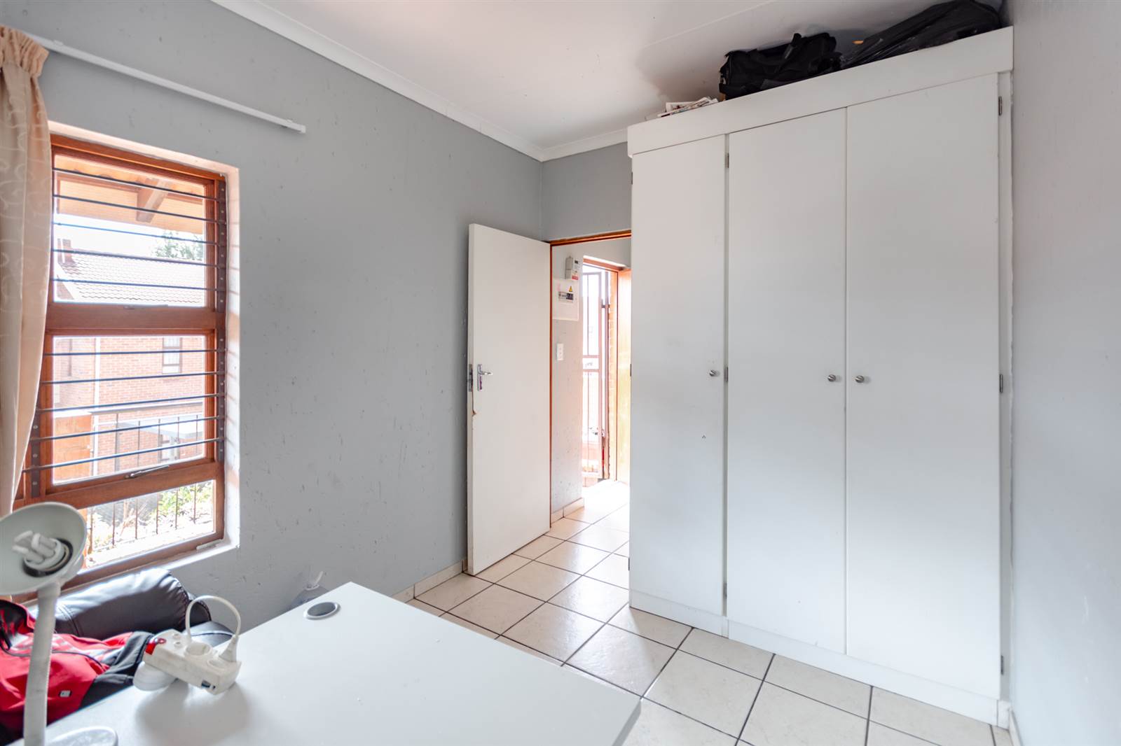 3 Bed Apartment in Ruimsig photo number 9