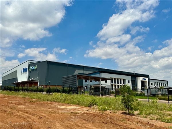 5000  m² Industrial space in Clayville
