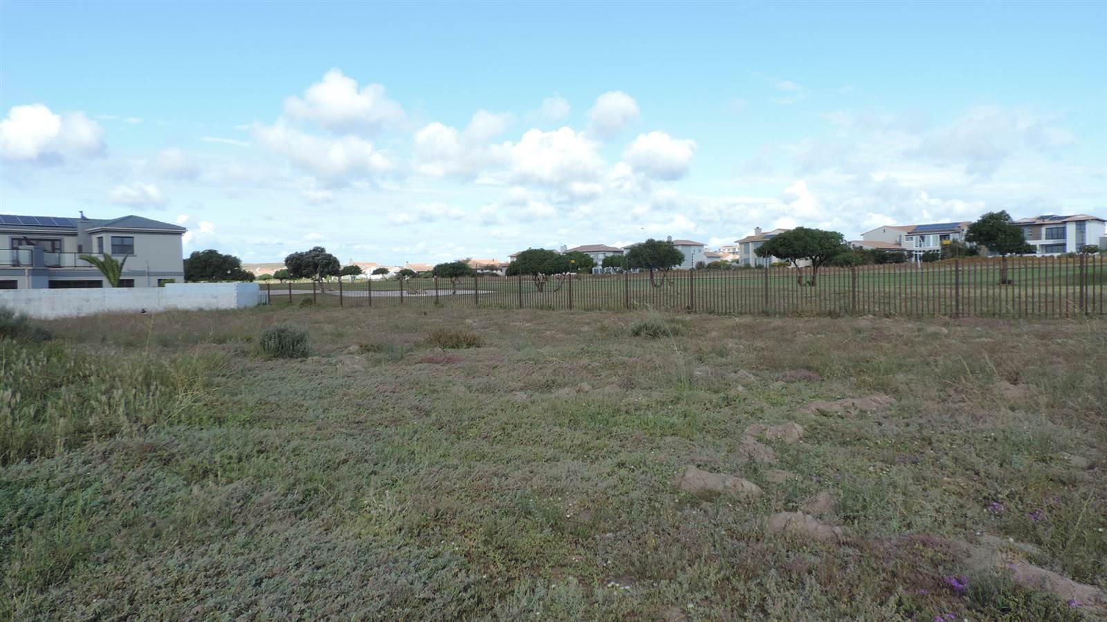 837 m² Land available in Country Club photo number 1