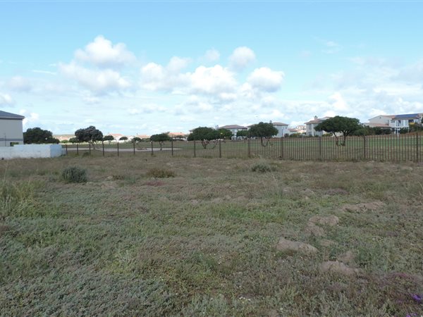 837 m² Land available in Country Club