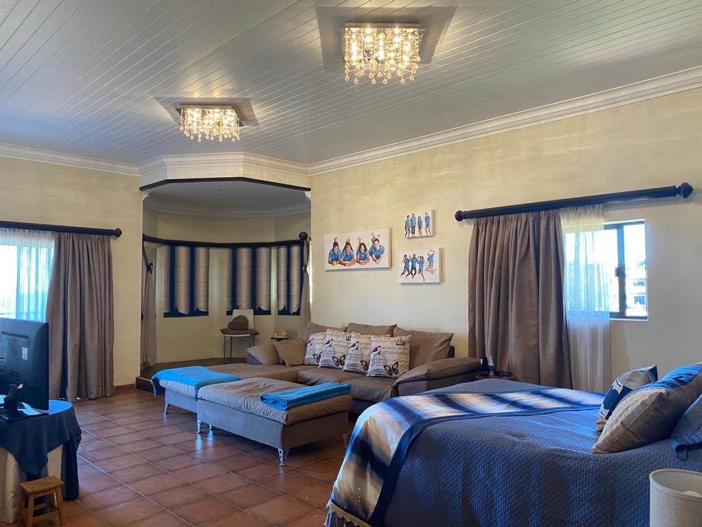 6 Bed House in Rietvlei View photo number 28