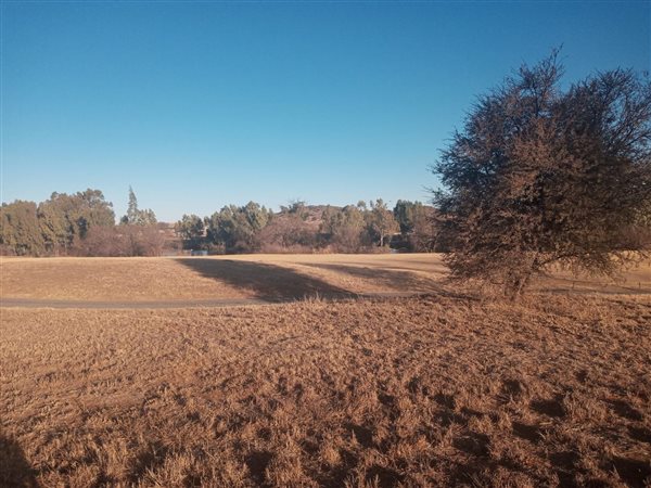 658 m² Land