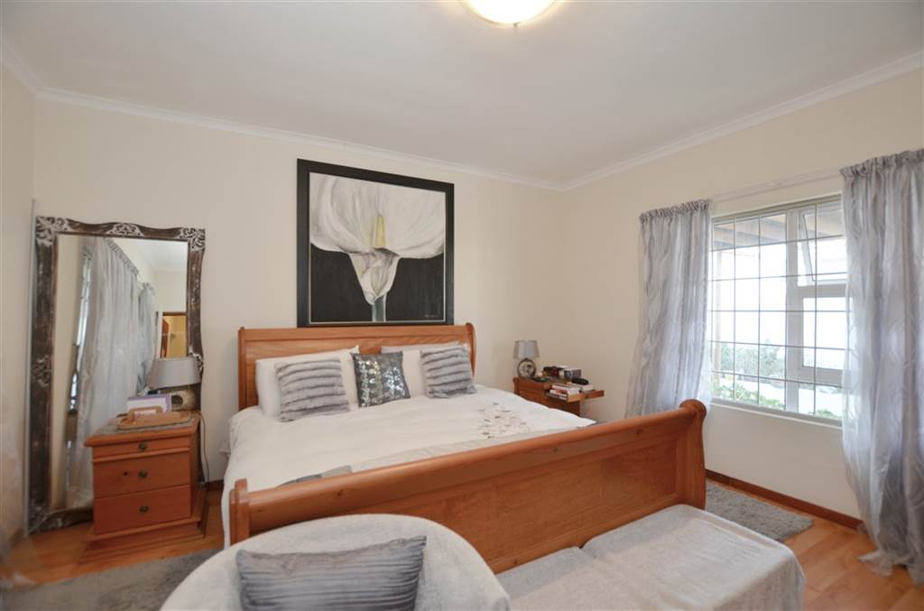 3 Bed House in Yzerfontein photo number 15