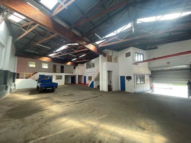 600  m² Industrial space in North End photo number 4