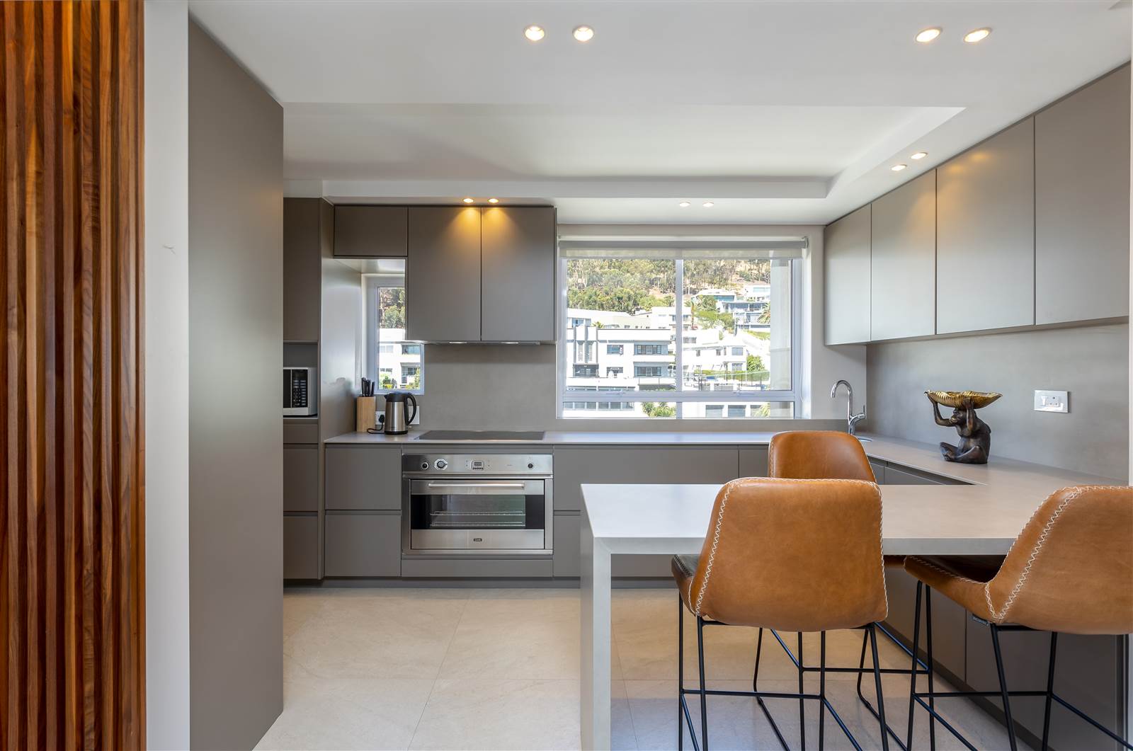 4 Bed Apartment in Fresnaye photo number 15