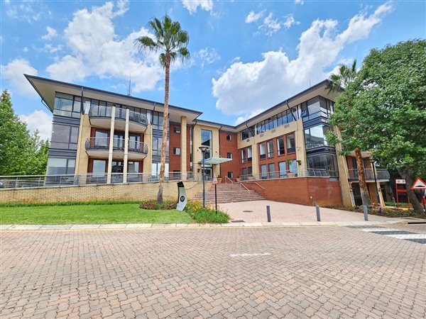1218  m² Office Space in Constantia Kloof