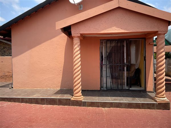 2 Bedroom House 2 Bedroom House